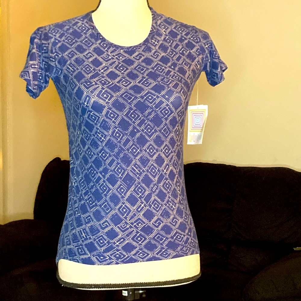 LULAROE GRACIE SHIRT